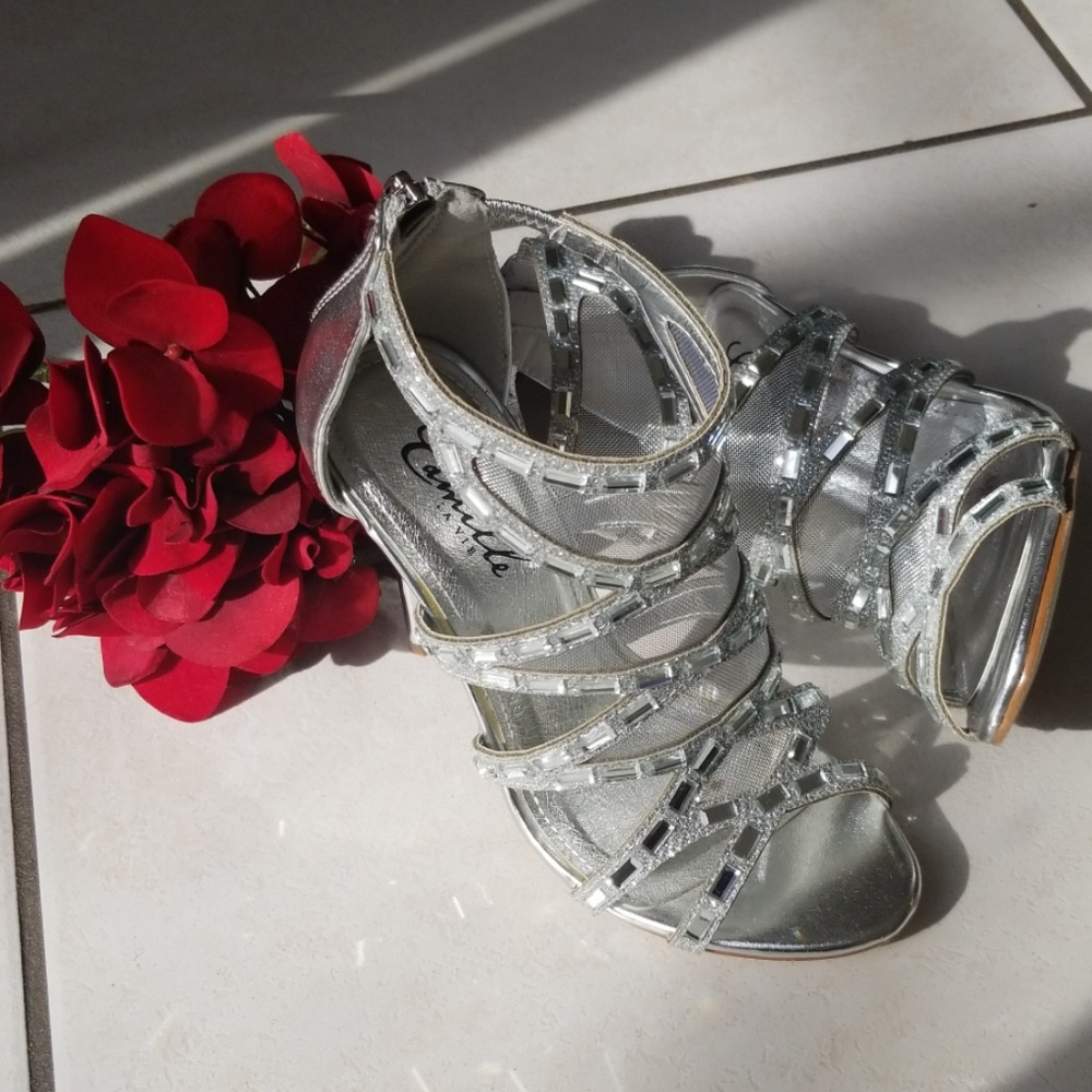 Camille La Vie Silver Stoned Heels - Picture 1 of 4